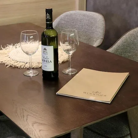 Superior Woodside Residences & Apartamento *