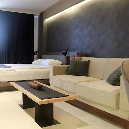 Superior Woodside Residences & Apartment *