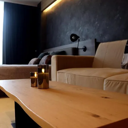 Superior Woodside Residences & *