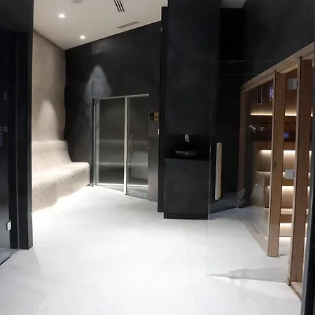 Superior Woodside Residences & *