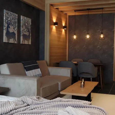 Superior Woodside Residences & Apartament *